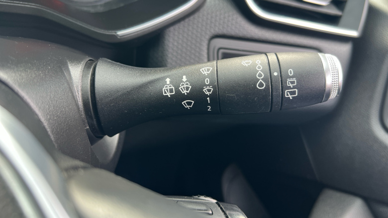 Renault Clio 1.0 TCe 100 Iconic 5dr Petrol Hatchback